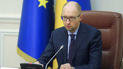 Правительство Украины временно запретило грузовое сообщение с Крымом