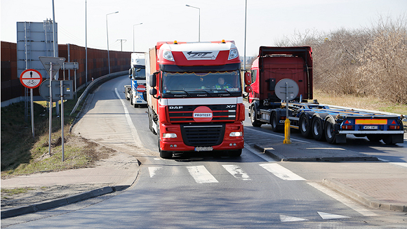 В Польше введены ограничения движения грузовиков в выходные дни