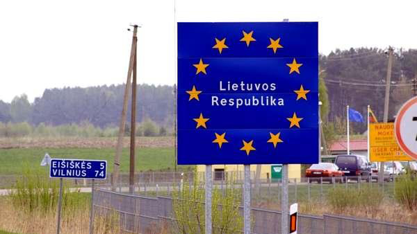Литва введет плату за пользование дорогами для автоперевозчиков России