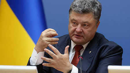 Петр Порошенко разрешил ввести санкции против России