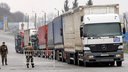 Глава ФТС: транзит товаров с Украины через РФ не останавливался