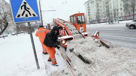 ГАИ Минска рекомендует водителям объезжать некоторые улицы из-за уборки снега
