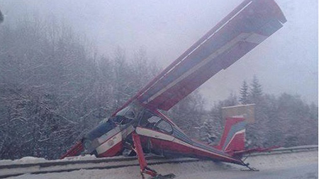 Легкомоторный самолет совершил аварийную посадку на Ярославском шоссе