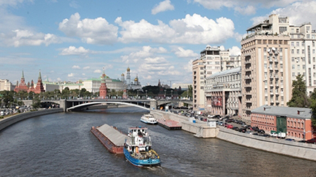 Часть грузоперевозок может вернуться на Москву-реку из-за «Платона»