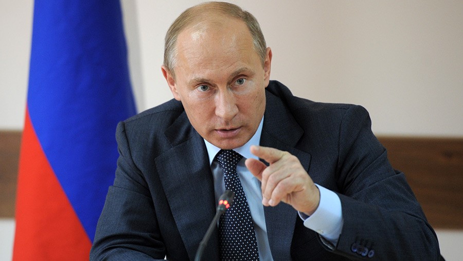 Путин поручил представить предложения о введении обязательной гарантии на ремонт дорог