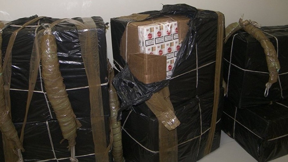 Убегавшие от погранслужбы контрабандисты бросили 3,5 тыс пачек сигарет