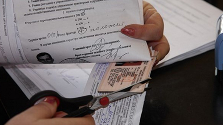 В России 46 тысяч человек лишены водительских прав за долги