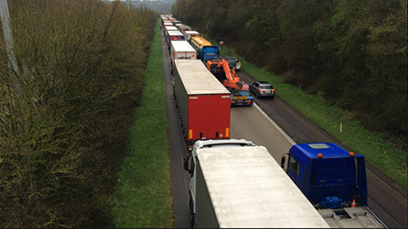 Бельгийские водители грузовиков блокируют трассы в стране