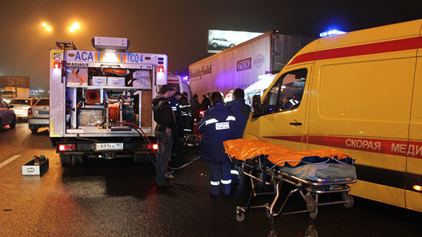 Один человек пострадал в ДТП с пятью грузовиками на МКАД в Москве
