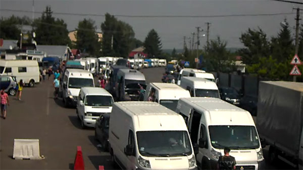 Более 1,3 тысячи машин скопилось на границе Украины с Польшей