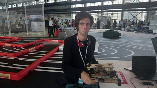 Томский студент изобрел робота для ремонта дорог