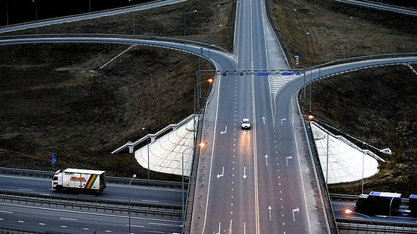 На строительство 15 тыс. км платных дорог в России потратят семь трлн рублей