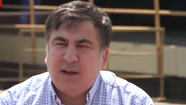 Саакашвили: РФ решением о блокировании грузовых перевозок украинских товаров помогает Украине
