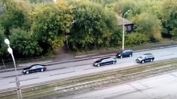 Пользователи интернета обсуждают видео разгона машин перед президентским кортежем в Ижевске