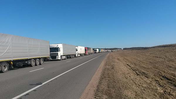 На белорусско-литовской границе вновь очереди из грузовиков
