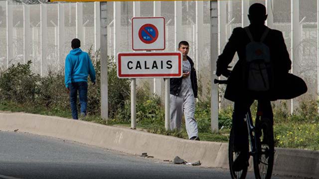 Олланд: лагерь беженцев в Кале могут ликвидировать до конца года