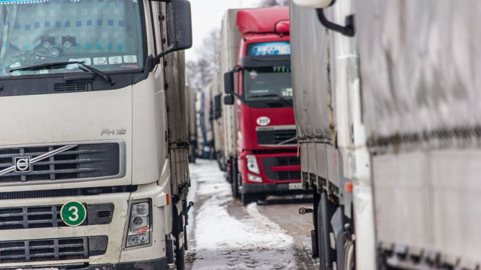 На границе Литвы с Польшей образовалась 20-километровая очередь грузовиков