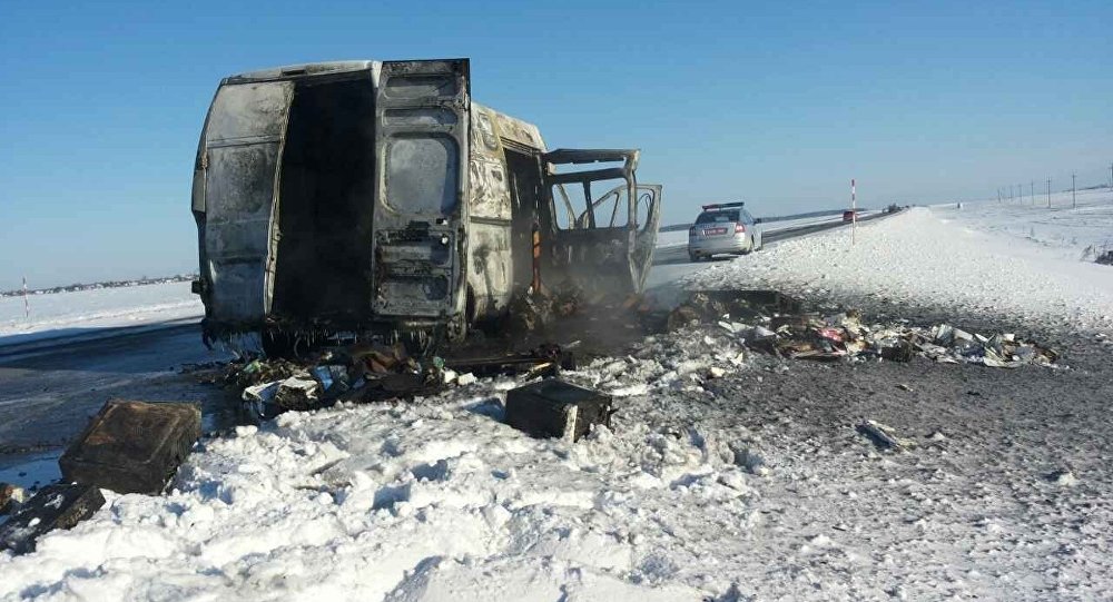 Микроавтобус Fiat сгорел на М-1 в Минском районе