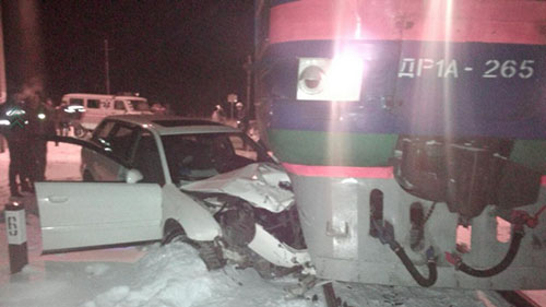 Пьяный житель Лунинецкого района на «Ауди А4» врезался в дизель-поезд
