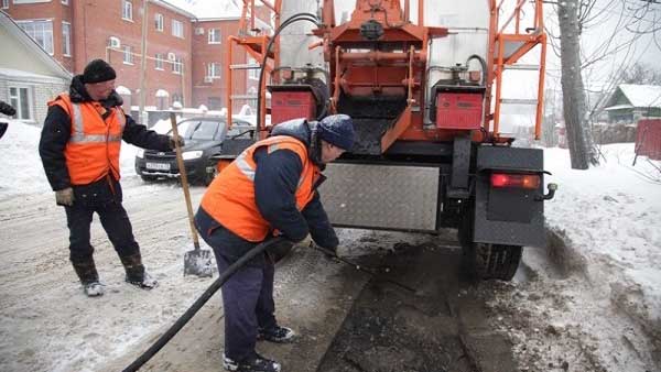В Минске налажен выпуск смесей для ямочного ремонта дорог в сильные морозы