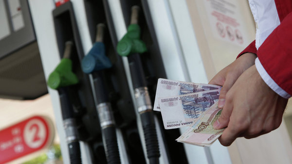 В России в 2017 году цены на бензин растут быстрее инфляции