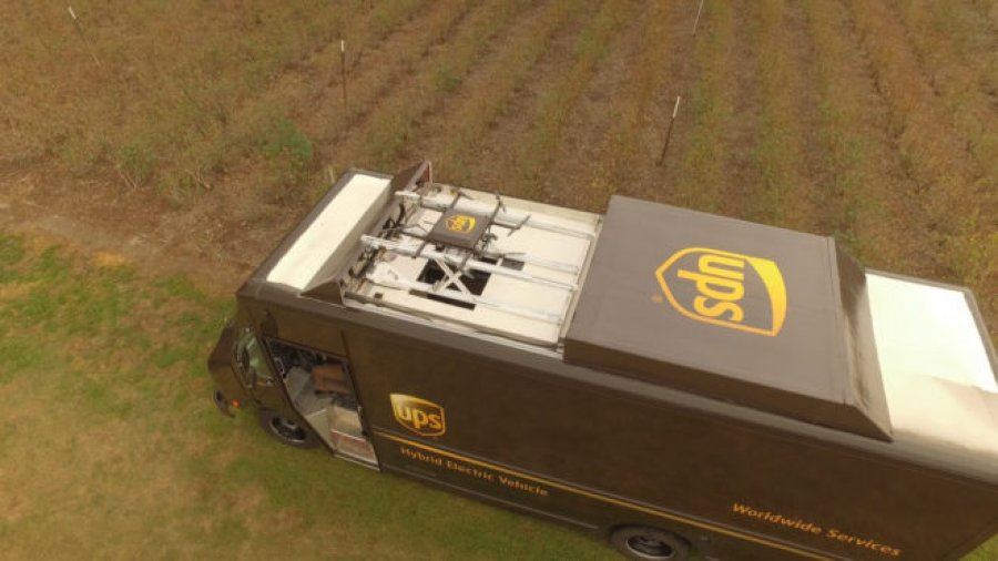 Компания UPS испытала систему доставки грузов дронами