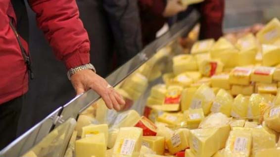 Россия запретила поставки некоторых белорусских сыров