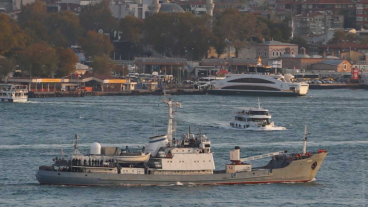 Российский корабль потерпел крушение и затонул у берегов Турции