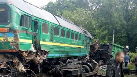 На Хмельнитчине столкнулись два поезда: шесть человек травмированы