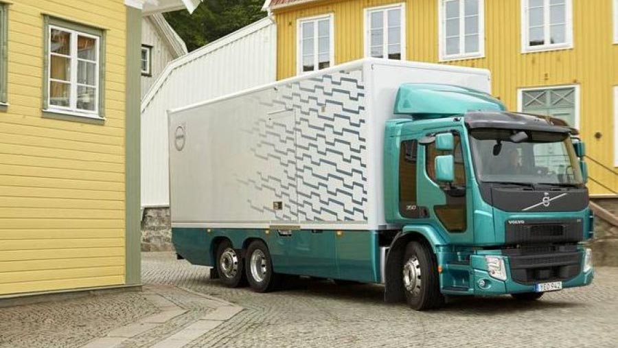 Компания Volvo Trucks показала обновленные грузовики серии FE