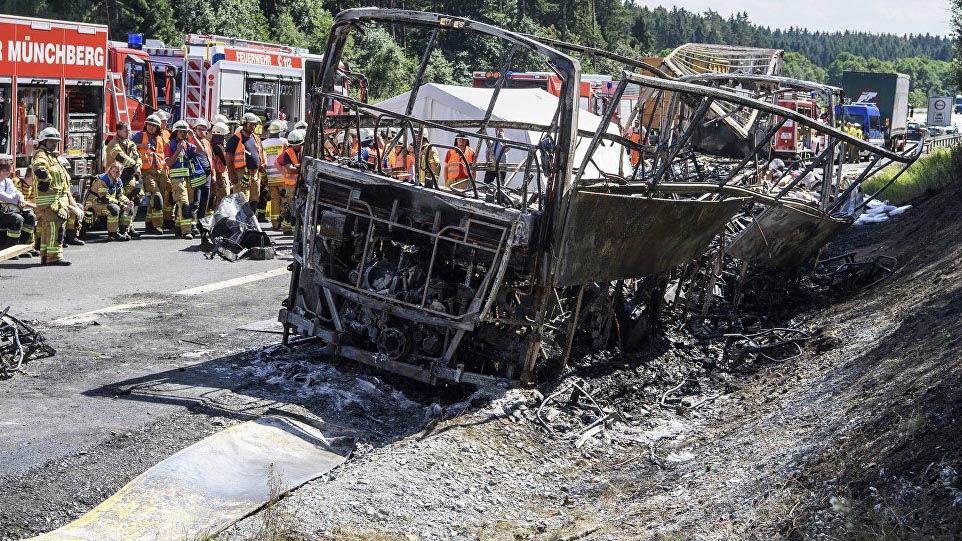 ДТП с автобусом в Баварии: погибли 18 человек, 30 выжили