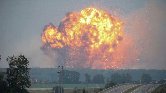 В Украине второй день горят склады с боеприпасами, где хранятся ракеты «Смерч» и «Град»
