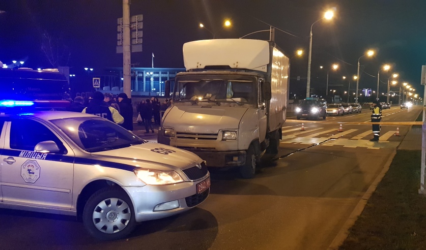 В Минске грузовик протаранил пешеходов. Погибла 11-летняя девочка