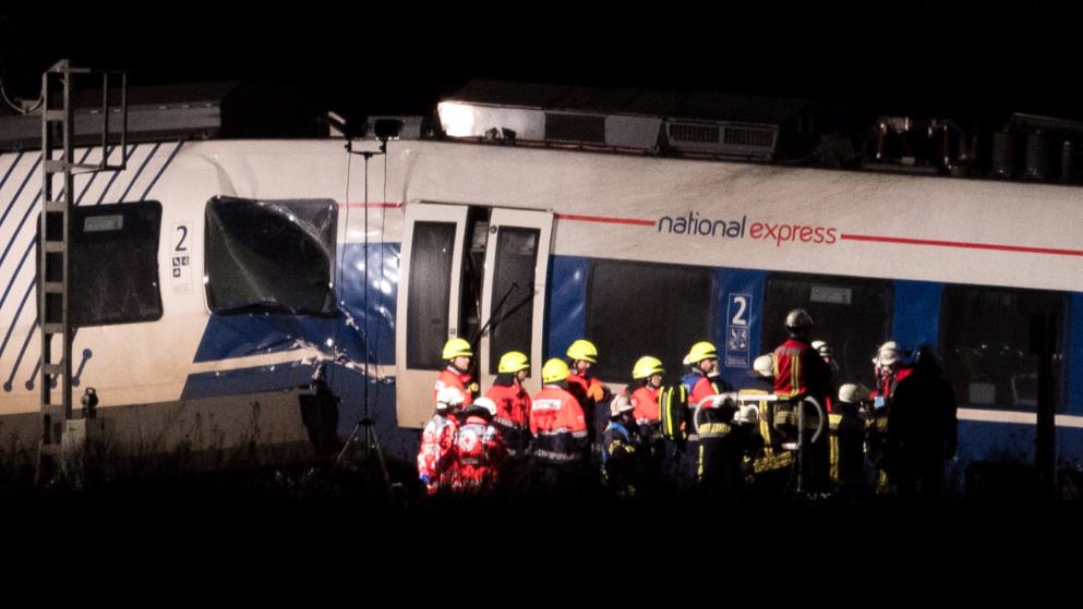 В Германии столкнулись пассажирский и товарный поезд