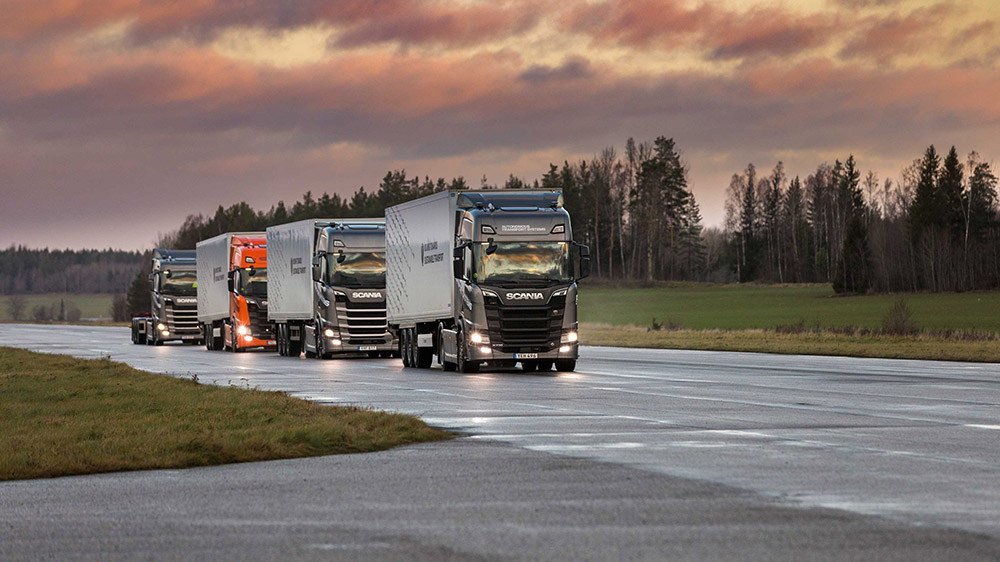 Scania успешно завершила испытания колонн беспилотных грузовиков