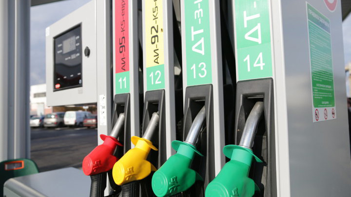 Глава Белнефтехима рассказал, от чего будет зависеть цена на топливо