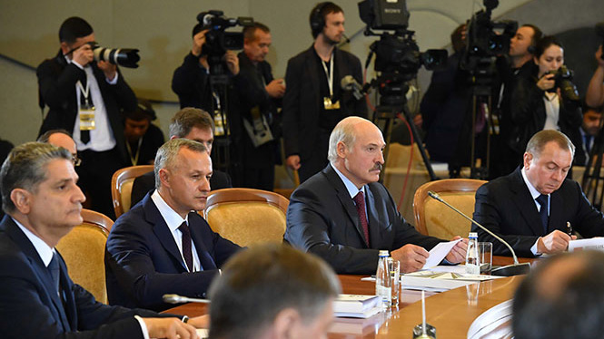 Лукашенко на заседании ЕАЭС: Интересы отдельных товаропроизводителей ставятся выше принятых нами решений