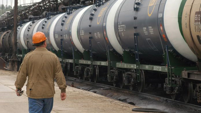 Власти Казахстана предложили ограничить ввоз бензина из России