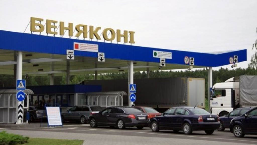 В «Шальчининкае» из-за проблем с электричеством литовские пограничники не оформляют транспорт