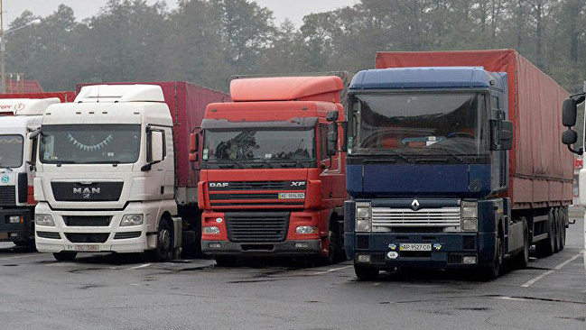 И грузов нет, и бензина жалко: латвийские перевозчики обиделись на Еврокомиссию 