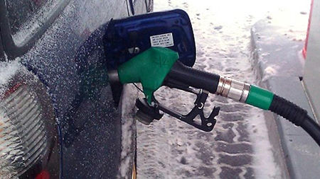 В России заправки предупреждают о росте цен на бензин