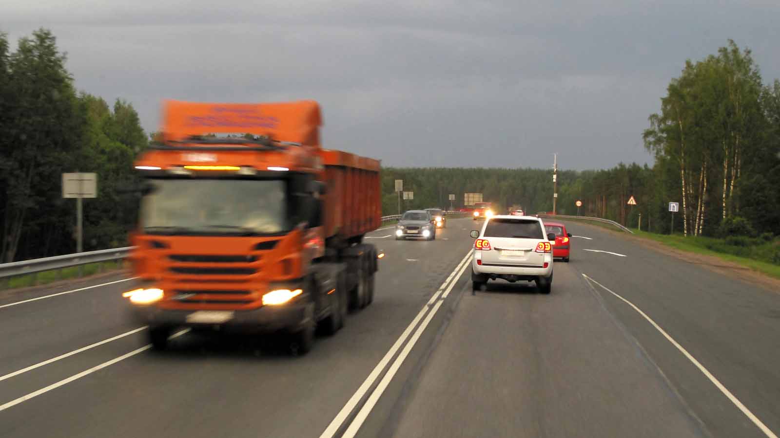 В Молдове ввели ограничения передвижения для грузовиков